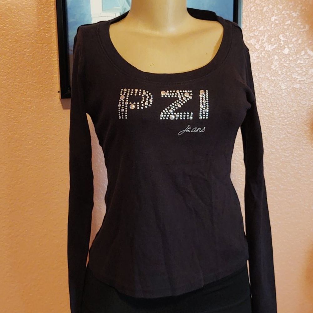 Gently-loved Longsleeves Graphics Tee